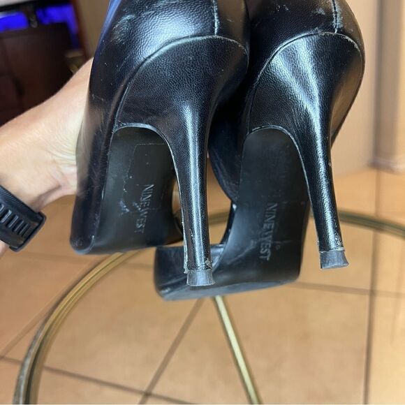 Nine West Black Pointy Toe Pumps - Picture 11 of 12